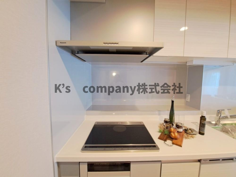茅ヶ崎市本村　ライオンズマンション茅ヶ崎中央公園　のキッチン|IHクッキングヒーター☆お手入れのしやすいスリムタイプのレンジフード♪