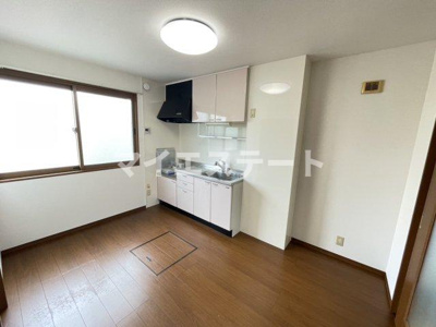 【居間・リビング】 | アイリスガーデン菰池 B棟