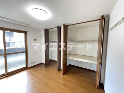 【居間・リビング】 | アイリスガーデン菰池 B棟