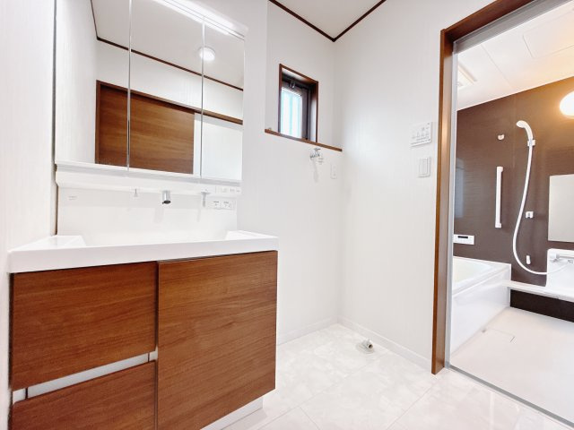 【中古戸建】前橋市粕川町込皆戸の独立洗面台|■洗面室