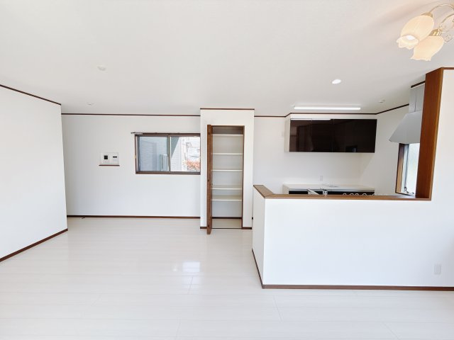 【中古戸建】前橋市粕川町込皆戸の居間・リビング|■リビング