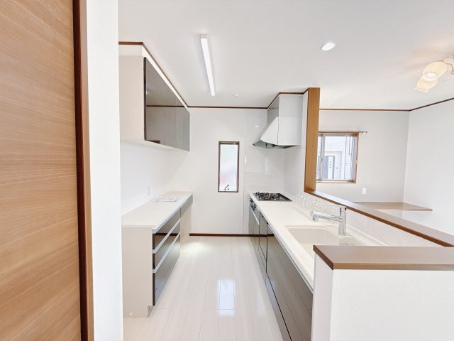 【中古戸建】前橋市粕川町込皆戸のキッチン|■キッチン