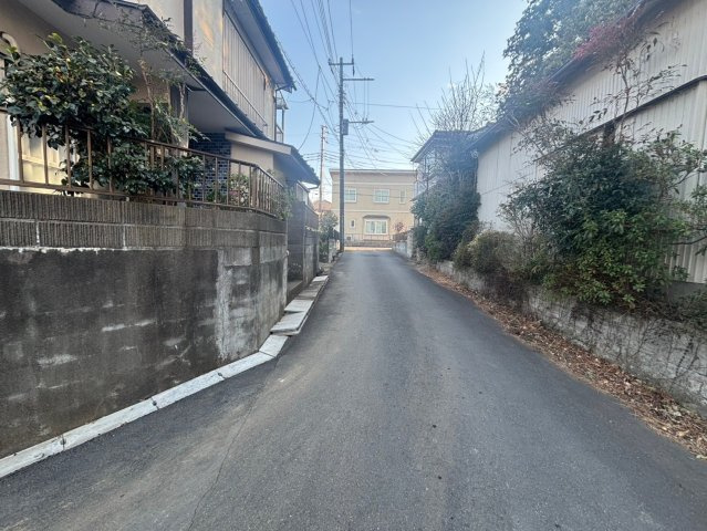 日高市女影　建築条件なし売地　JR川越線『武蔵高萩駅』徒歩11分　【高萩小学区】の前面道路含む現地写真