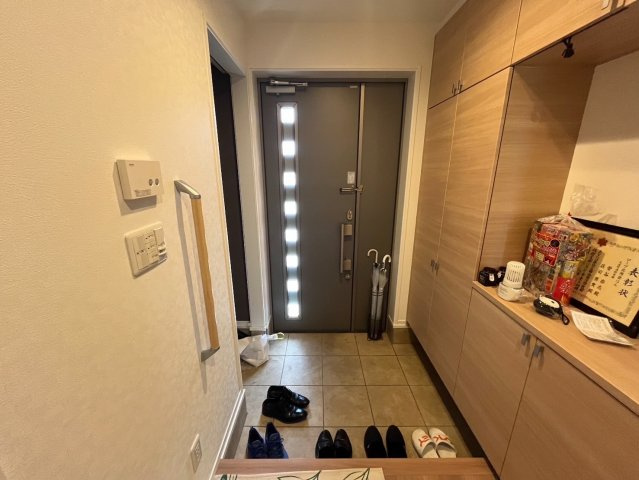 【一条工務店施工】東茨城郡大洗町　中古戸建ての玄関