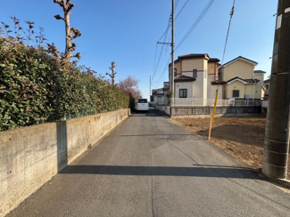 【前面道路含む現地写真】