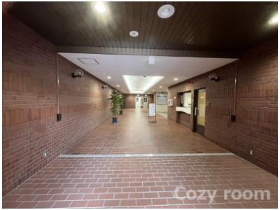 【ロビー】 | パルムハウス江坂 | 管理の行き届いているロビーです。