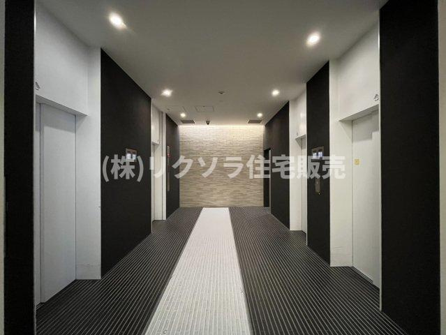 ブランズタワー香里園ロジュマンのその他共用部分|エレベーター4基
■物件内覧・資金計画相談・住宅ローン相談、リフォーム相談、お問合せ受付中■
※当日・翌日のご内覧、ご相談はお電話でのお問合せがスムーズです！