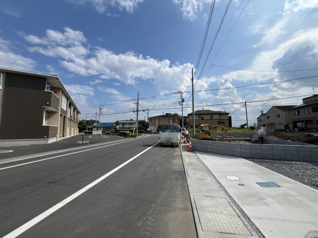 【前面道路含む現地写真】 | 熊谷市弥藤吾　　新築戸建　全4区画　3号棟
