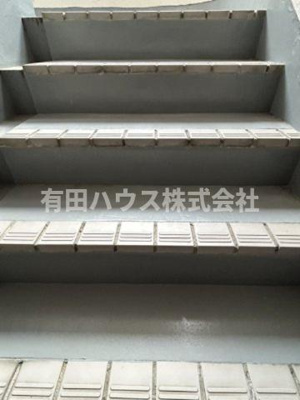 【その他共用部分】 | MGM NAKANOSHIMA　B棟　 | (=ﾟωﾟ)ﾉ 階段の段差が低めなので、上がり降りも楽かも