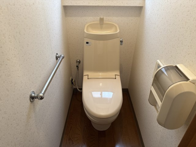 田寺4丁目戸建てのトイレ