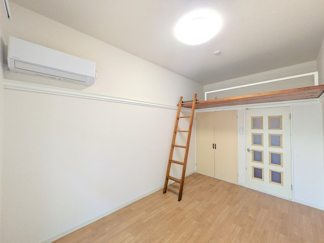 ロジュマン木崎の居間・リビング