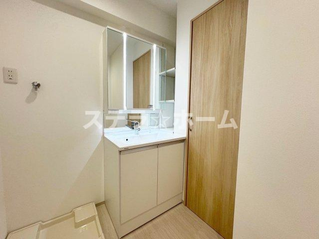 吹田ロイヤルマンションの独立洗面台|独立洗面台、朝の身支度には欠かせません