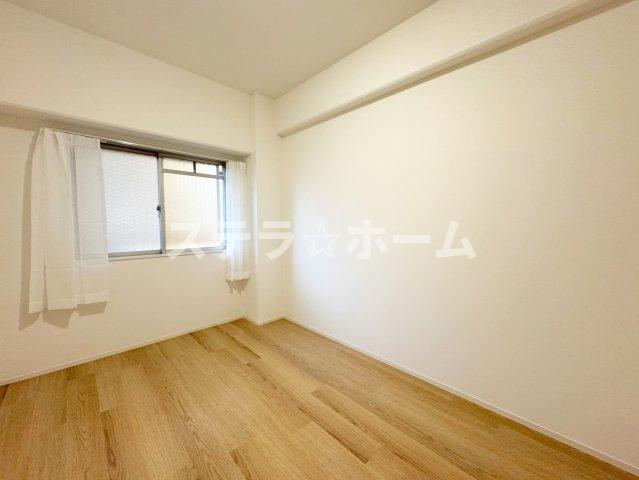 吹田ロイヤルマンションの洋室|個人の部屋や寝室として使える洋室です