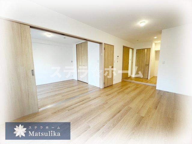 吹田ロイヤルマンションの居間・リビング|ゆったり過ごせる居間です