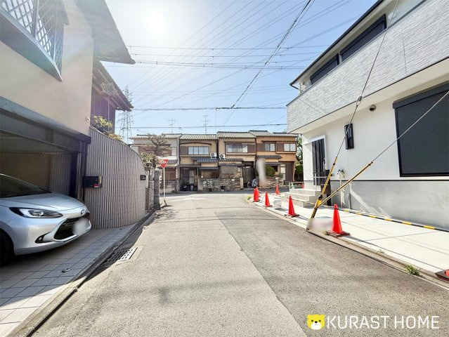 京都市西京区上里男鹿町　未入居物件の前面道路含む現地写真