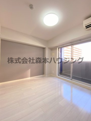 【洋室】 | 　サンフレンドソラーナ | 明るい洋室です
