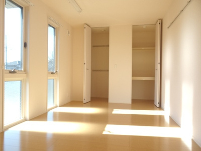 【収納】 | グリーンパレス宮沢 | 6帖寝室、エアコン全室完備。