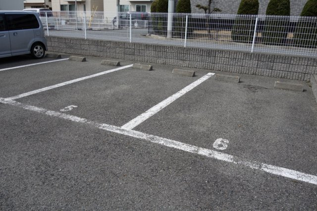 ポレール伊川　Ⅱの駐車場