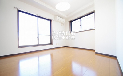 【寝室】 | 龍生堂橋本ビル | 使い勝手のいいお部屋