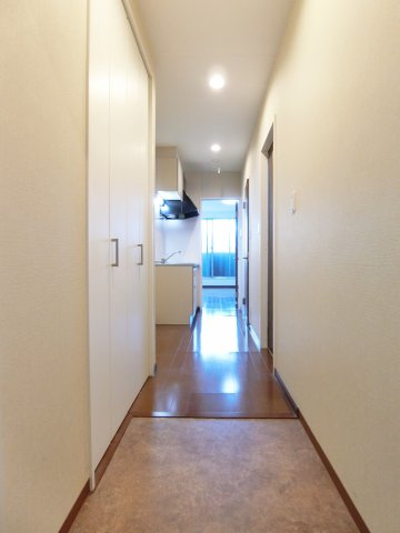 CASACALMAの玄関