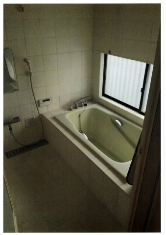 渋谷区本町五丁目借地権付一戸建の浴室|1階