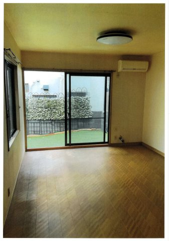 渋谷区本町五丁目借地権付一戸建の居間・リビング|1階