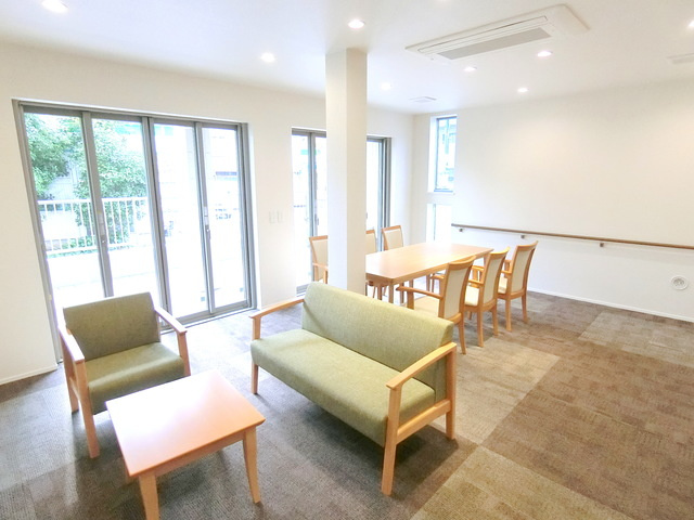 （シニア限定）ヘーベルVillage堀ノ内のロビー|★エントランス内談話室★