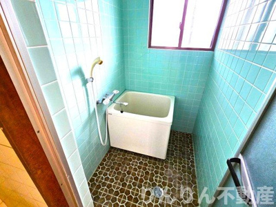 【浴室】 | ヴィラ内浜 | 落ち着いた空間のお風呂です