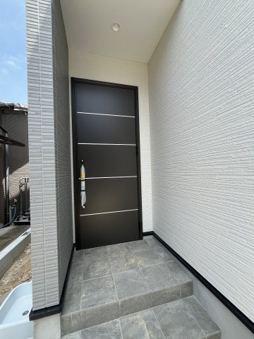【玄関】 | 福岡市南区和田2丁目1期　1号棟（全2棟）【仲介手数料無料・0円】 | 現地写真。