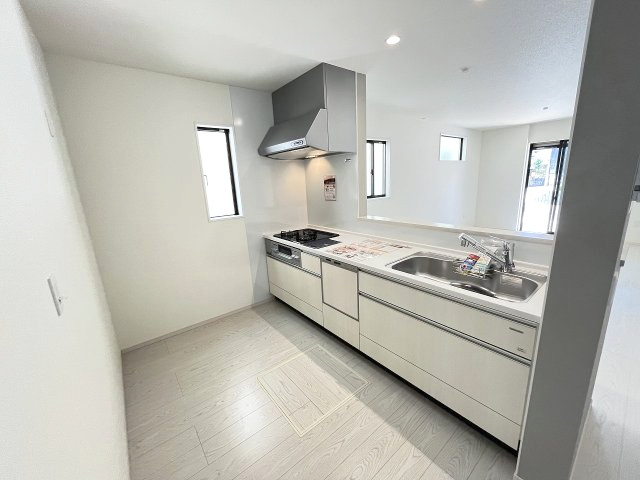 【キッチン】 | 福岡市南区和田2丁目1期　1号棟（全2棟）【仲介手数料無料・0円】 | 現地写真。