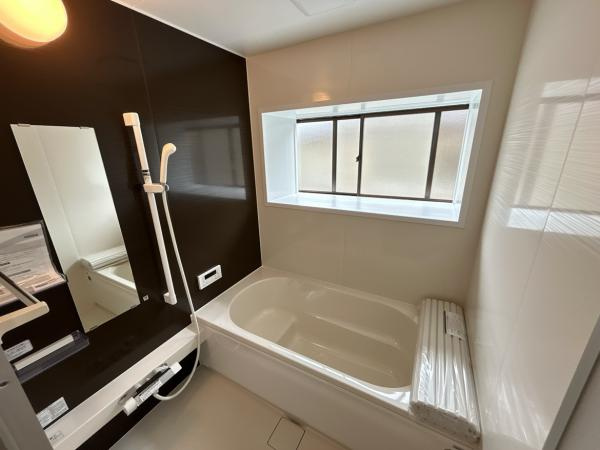 【浴室】 | 仲介手数料無料！高千帆小学校に通えるリフォーム済み中古住宅　山陽小野田市柿の木坂１丁目 | １坪タイプのゆったりとしたお風呂