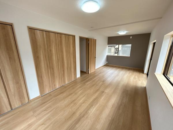 【洋室】 | 仲介手数料無料！高千帆小学校に通えるリフォーム済み中古住宅　山陽小野田市柿の木坂１丁目 | ２面採光の明るいお部屋で健やかな毎日