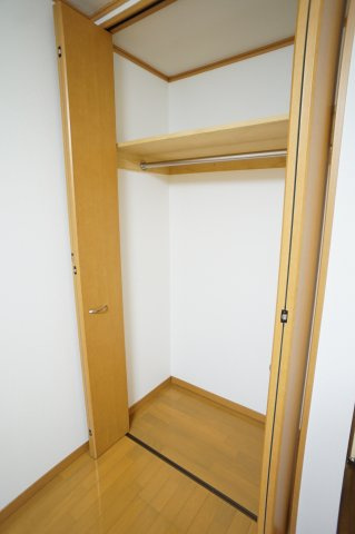 プレステージ幕張の収納|こまごまとしたものを収納できそうですね