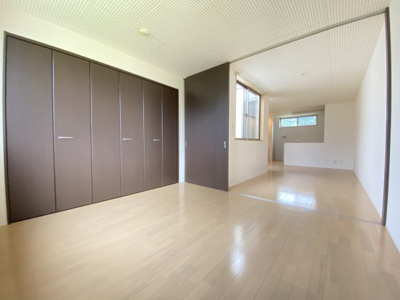 【洋室】 | マナパティオ | ※同物件、別のお部屋の写真です