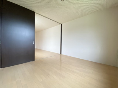 【洋室】 | マナパティオ | ※同物件、別のお部屋の写真です