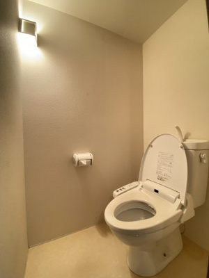 【トイレ】 | マナパティオ | ※同物件、別のお部屋の写真です