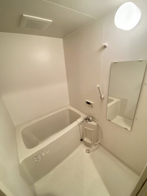【浴室】 | マナパティオ | ※同物件、別のお部屋の写真です