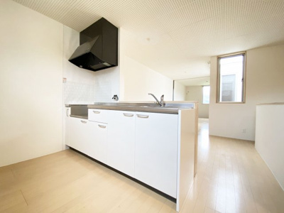 【居間・リビング】 | マナパティオ | ※同物件、別のお部屋の写真です