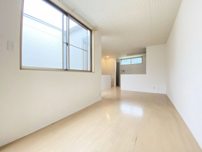 【居間・リビング】 | マナパティオ | ※同物件、別のお部屋の写真です