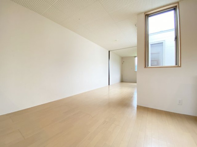 【居間・リビング】 | マナパティオ | ※同物件、別のお部屋の写真です