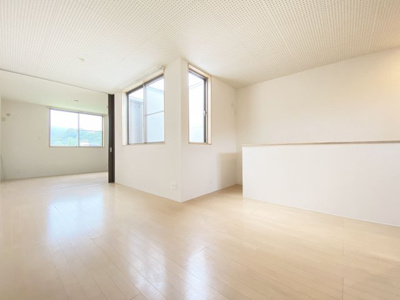 【居間・リビング】 | マナパティオ | ※同物件、別のお部屋の写真です