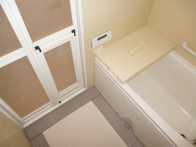 グリーンヒルズ東舞子１ＤＫの浴室|きれいなお風呂です