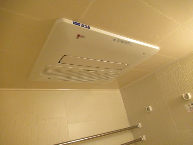 グリーンヒルズ東舞子１ＤＫの浴室|浴室暖房乾燥機つきです