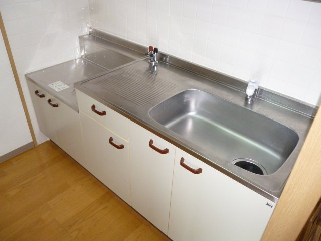 グリーンヒルズ東舞子１ＤＫのキッチン|キッチンでお料理をお楽しみください