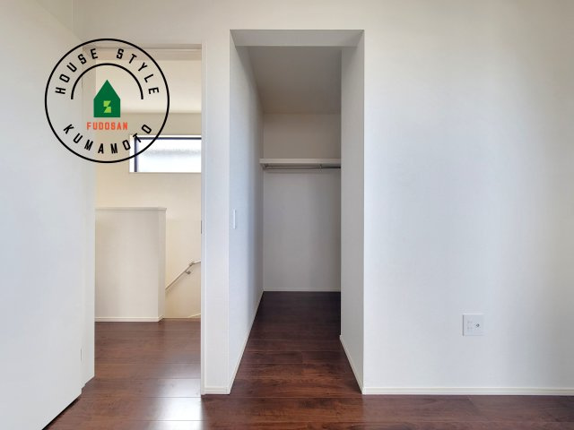 宇城市小川町北新田第1-2棟（1号棟）　の収納|洋服や大きな荷物が多い方や人数の多いご家族などは、一般的なクローゼットよりもウォークインクローゼットのほうが使い勝手が良いです。