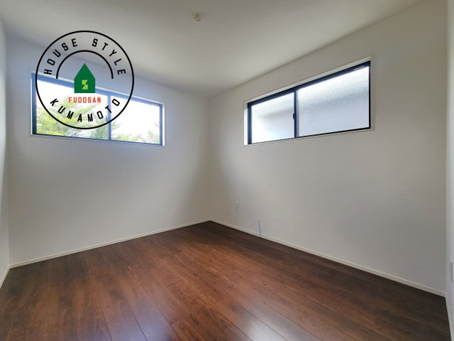 宇城市小川町北新田第1-2棟（1号棟）　の洋室|柔らかい陽光が差し込む明るいお部屋を演出する設計。彩光の取れる窓が気持ちの良いお部屋を創り上げます。