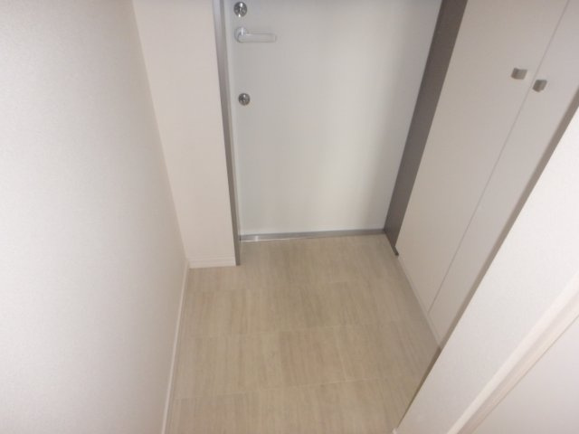 リバード北加瀬の玄関