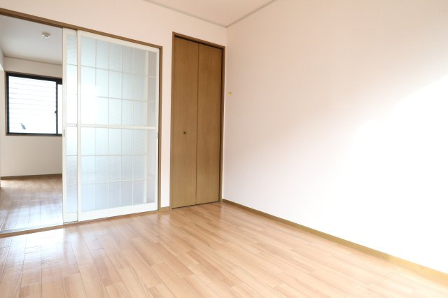 グリーンヒルズ中峠台 Ａの居間・リビング