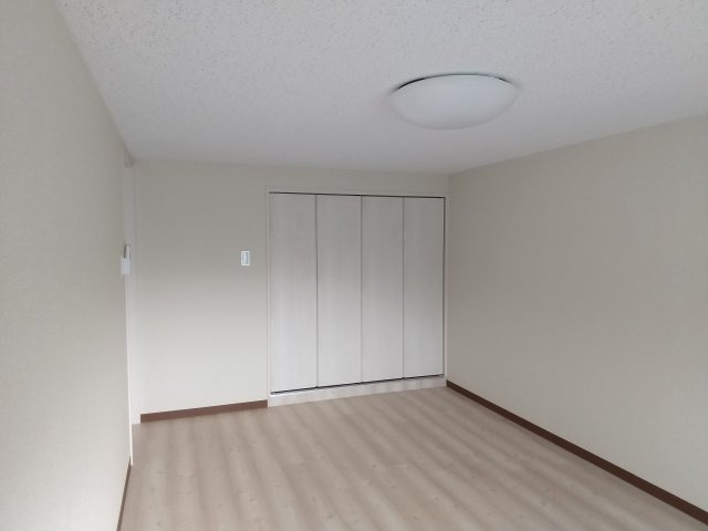 ルミエールEの洋室