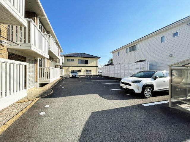 ハピネス杜の駐車場